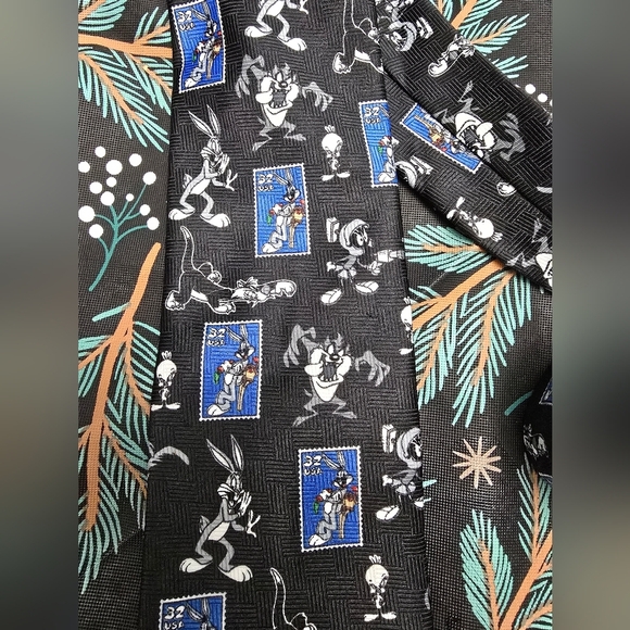 LOONEY TUNES STAMP COLLECTION NECK TIE-BUGS BUNNY Vintage Novelty - Picture 2 of 6